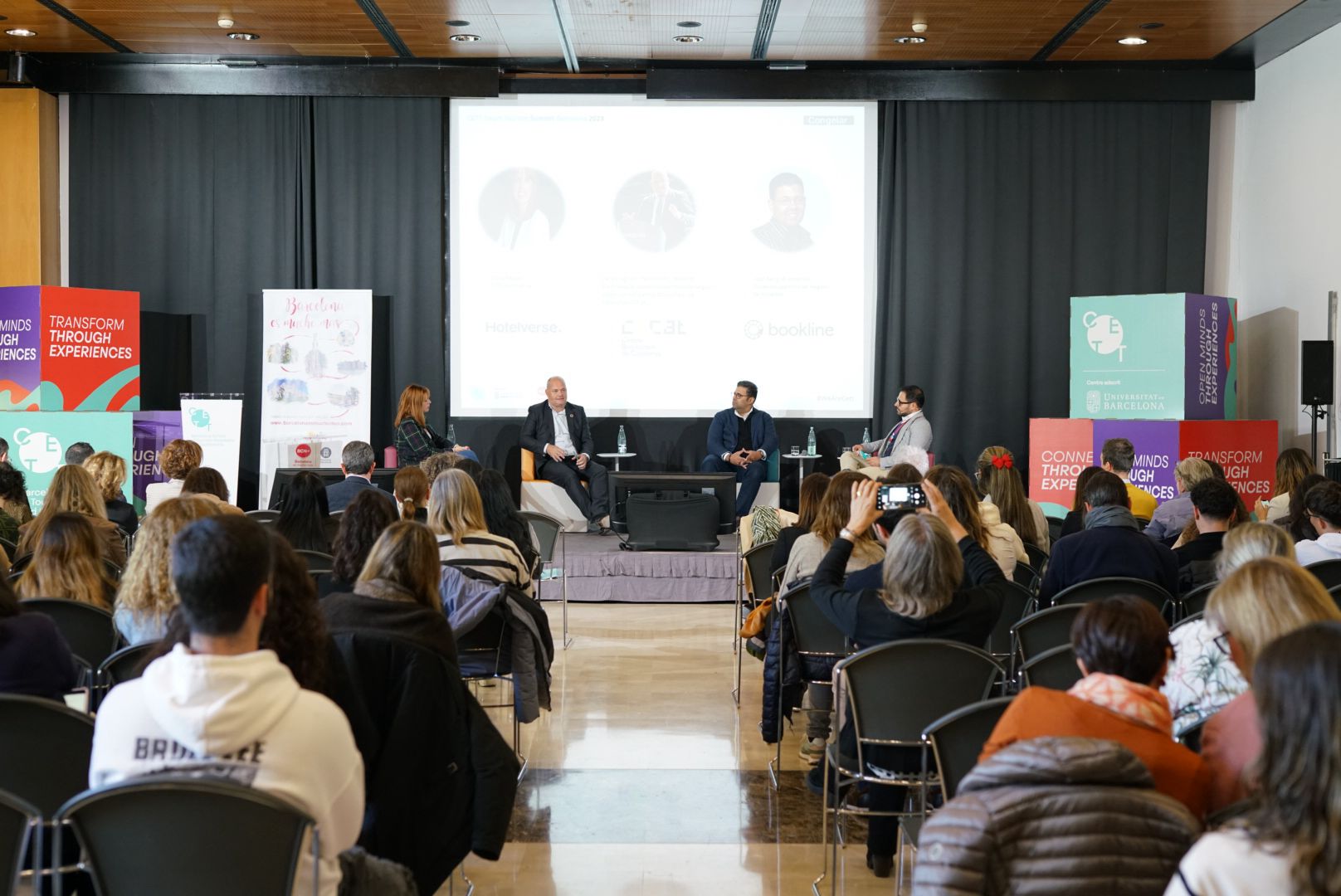 Photography from: Las tendencias tecnológicas aplicadas al viajero, en el CETT Smart Tourism Summit Barcelona | CETT